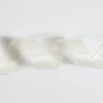 Bobinette ruban Satin Blanc cassé (PLUSIEURS LARGEURS EXISTANTES)